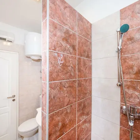 Nino * Novigrad (Dalmatia)