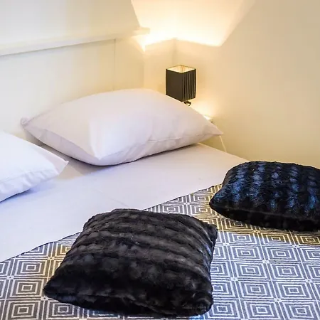 Nino * Novigrad (Dalmatia)